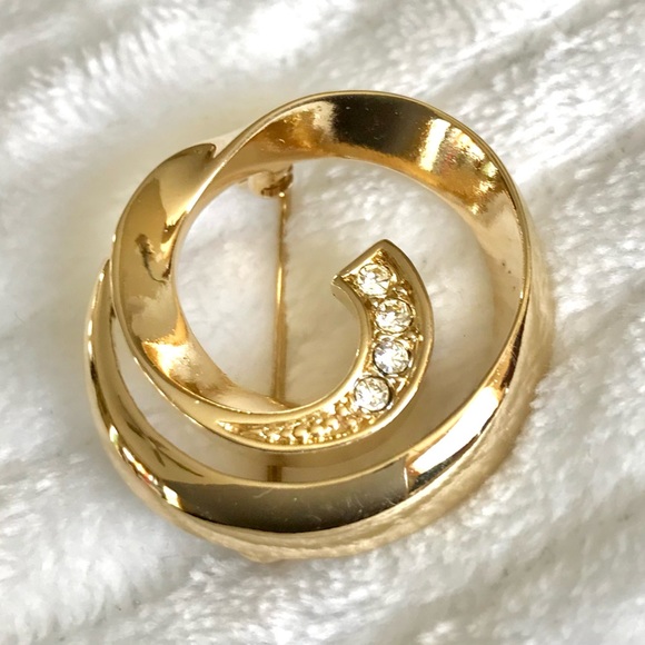 Avon Vintage Classic Circle Pin Gold Tone Metal Rhinestone Brooch - Picture 2 of 4